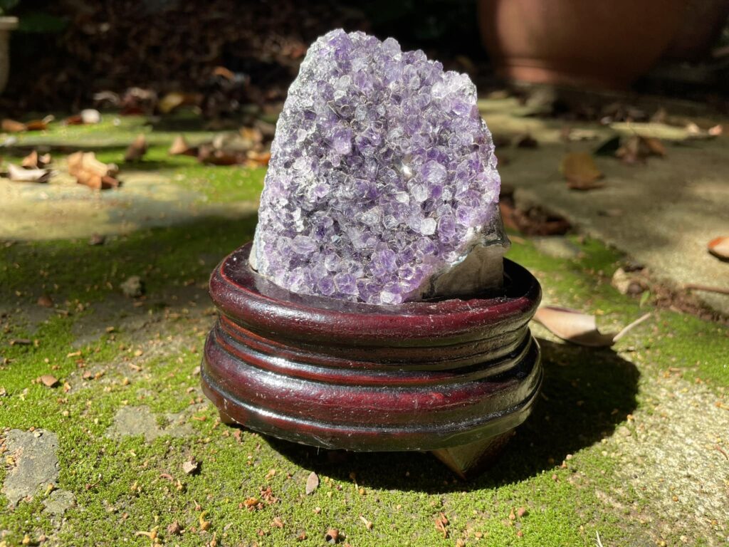 Hốc thạch anh tím