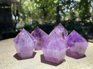 Tinh thể thạch anh tím